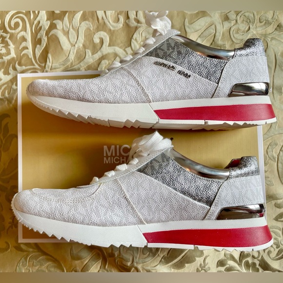 NEW! ♥️ MICHAEL KORS Sneakers!!! - Picture 8 of 14